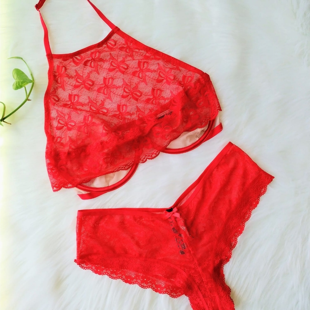 Voctoria's Secret Set. Bralette & Panty.